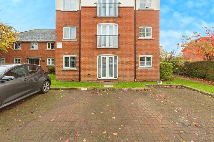 2 Bedroom Flat For Sale In Wendover Road, Aylesbury, HP21