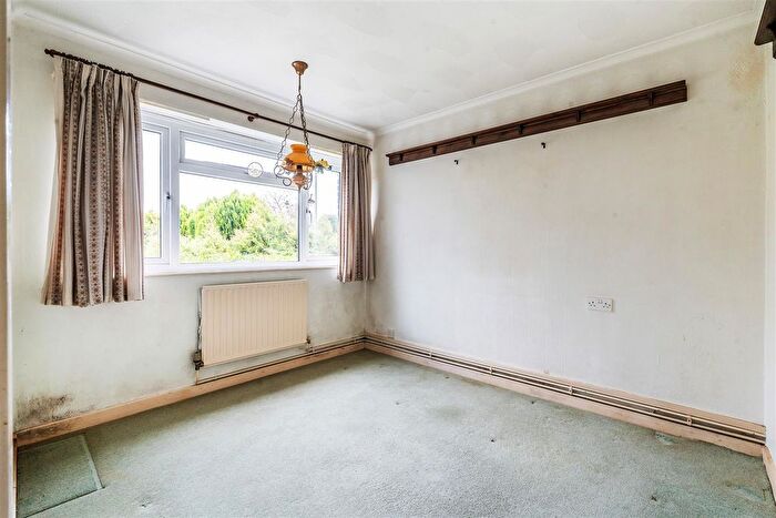 3 Bedroom Maisonette For Sale In Moat Court, Ashtead, KT21