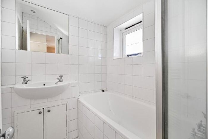 2 Bedroom Flat To Rent In Blackheath Grove Blackheath, SE3