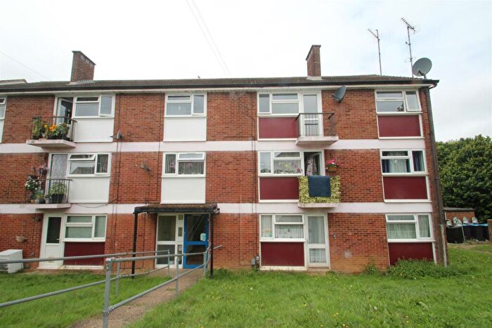 2 Bedroom Flat To Rent In Lime Walk, Hemel Hempstead, HP3