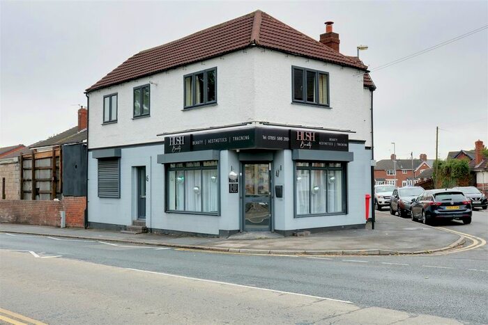 3 Bedroom Flat To Rent In High Street, Bloxwich, Walsall, WS3