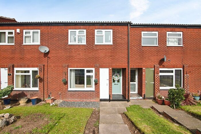 3 Bedroom Terraced House For Sale In Meadow Road, Smethwick, B67