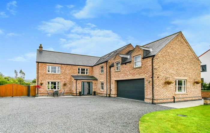 6 Bedroom Detached House For Sale In Crowood Cottages, Hogg Lane, North Grimston, Malton, YO17