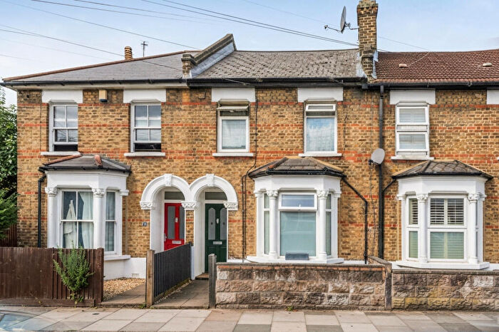 2 Bedroom Apartment For Sale In Burford Road, London, SE6