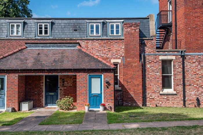 1 Bedroom Apartment For Sale In Clock Tower View, Stourbridge, West Midlands, DY8