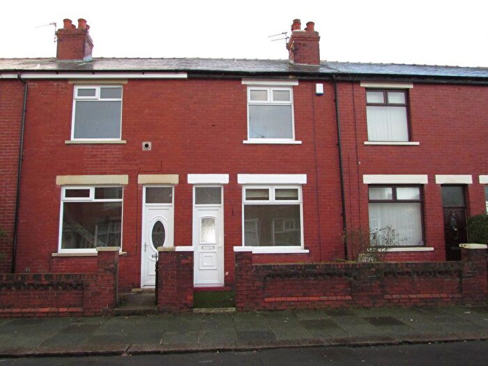 2 Bedroom Property To Rent In Garrick Grove, Blackpool, Lancashire, FY3