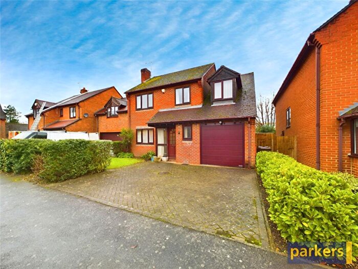 4 Bedroom Detached House For Sale In The Hawthorns, Charvil, Reading, Berkshire, RG10