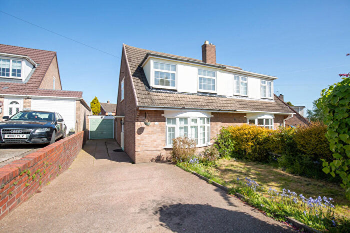 3 Bedroom Semi-Detached House For Sale In Wigford Road, Dosthill, Tamworth, B77