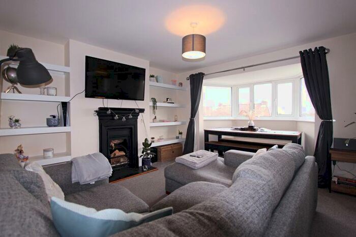 2 Bedroom Maisonette To Rent In The Green, Overton, RG25