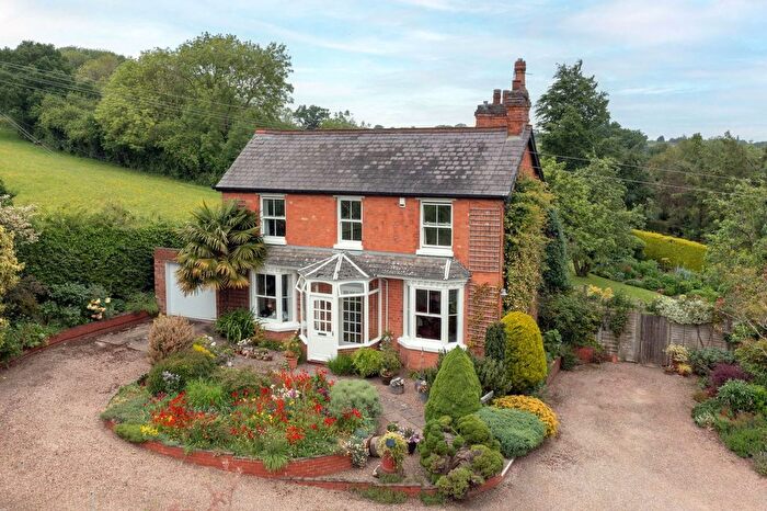 4 Bedroom Detached House For Sale In Scarfield Hill, Alvechurch, B48