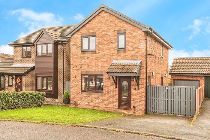 3 Bedroom Semi Detached House For Sale In Cambrian Bar, Low Moor, Bradford, BD12