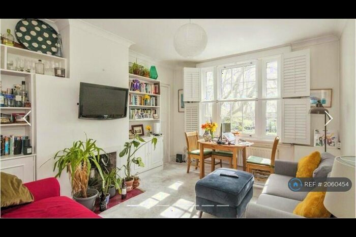 2 Bedroom Flat To Rent In Reform Street, London, SW11