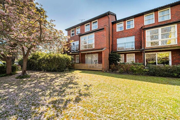 2 Bedroom Maisonette For Sale In Fountain Gardens, Windsor, Berkshire, SL4