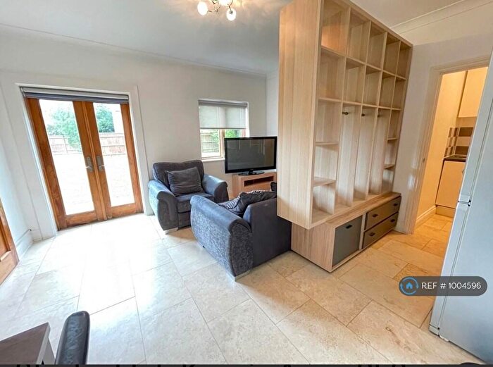 Studio To Rent In Keen's Acre, Slough, SL2