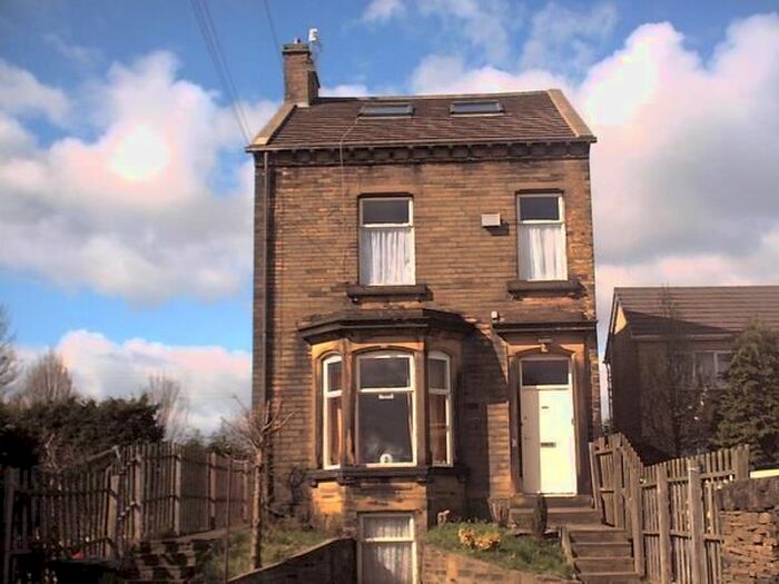 1 Bedroom Flat To Rent In Thornton Road, Fairweather Green, BD8