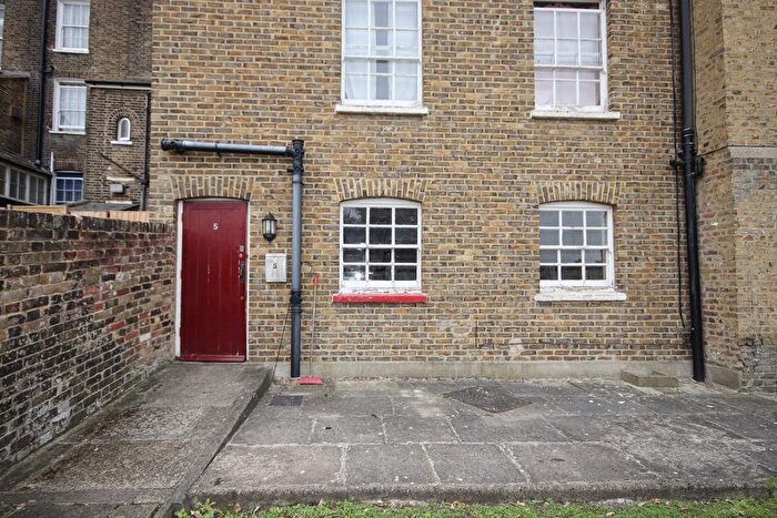 2 Bedroom Terraced House To Rent In Robertson Villas, Rochester, ME1