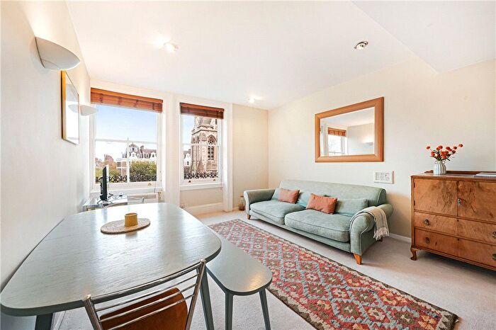 2 Bedroom Flat To Rent In Redcliffe Square, London, SW10