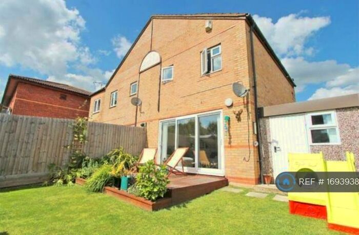 3 Bedroom Semi-Detached House To Rent In Crownhill, Milton Keynes, MK8