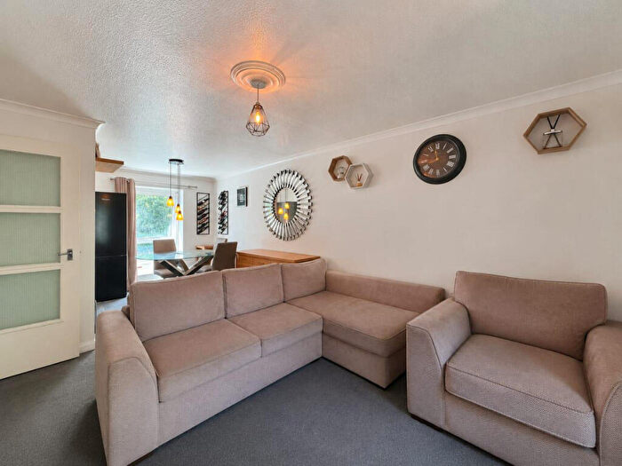 2 Bedroom Apartment For Sale In Hasler Road, Canford Heath, Poole, BH17 - Photo 5