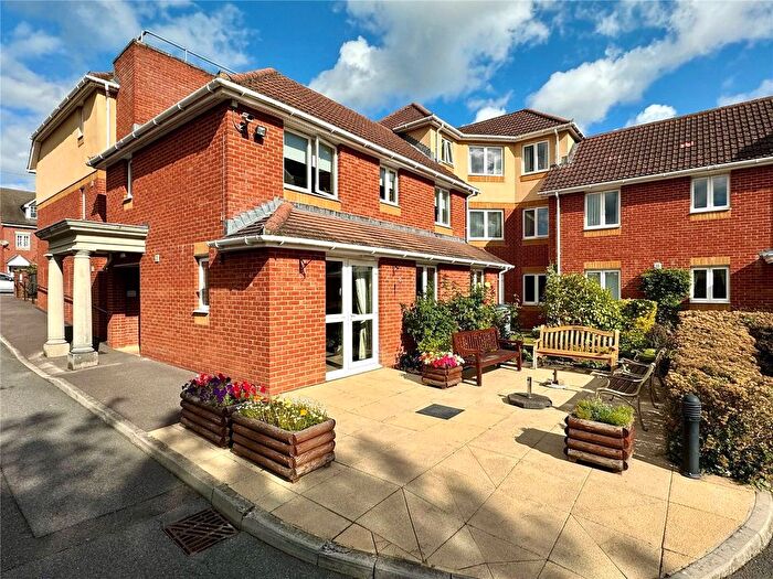 1 Bedroom Flat For Sale In Victoria Road, Farnborough, Hampshire, GU14