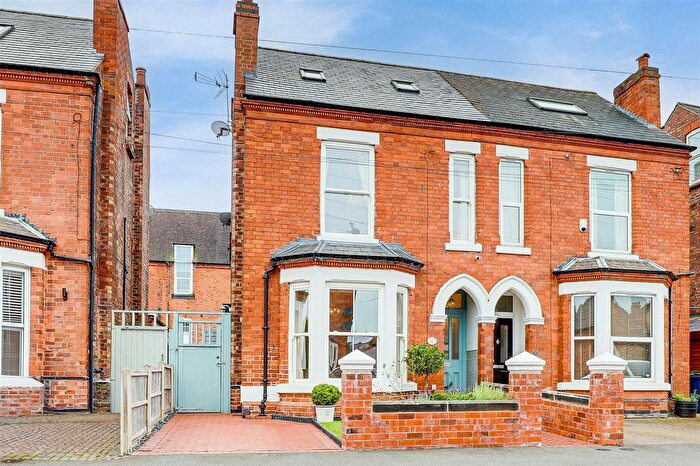 4 Bedroom Semi-detached House For Sale In George Road, West Bridgford, NG2