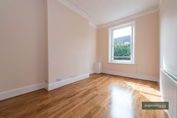 2 Bedroom Flat To Rent In Harrow Road, Westbourne Park, London, W9