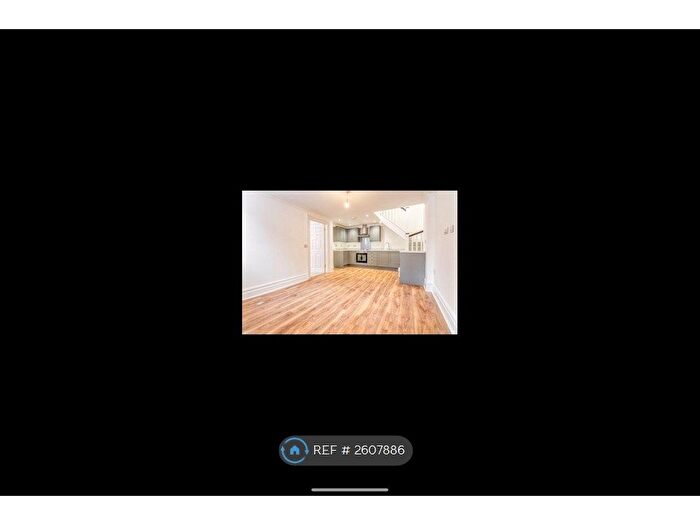 2 Bedroom Flat To Rent In Southampton, Southampton, SO14