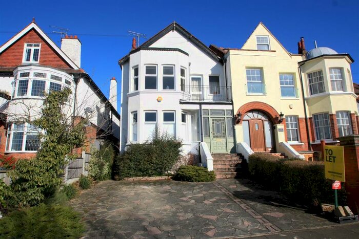 1 Bedroom Flat To Rent In Galton Road, Westcliff-On-Sea, SS0