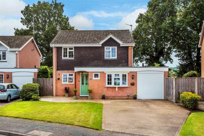 4 Bedroom Detached House To Rent In Horsell, GU21