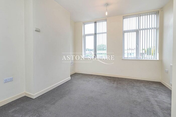 2 Bedroom Flat To Rent In Clock Parade, Enfield, EN2