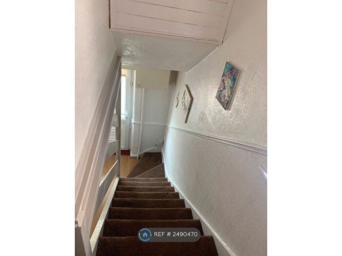 3 Bedroom Semi-Detached House To Rent In Osborne Square, Dagenham, RM9