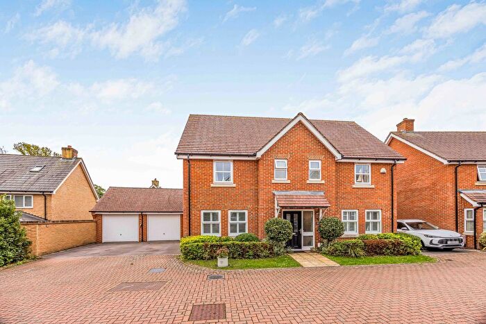4 Bedroom Detached House For Sale In Lapwing Close, Emsworth, PO10
