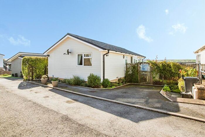 2 Bedroom Park Home For Sale In Ladstone Park, Norland, Sowerby Bridge, HX6