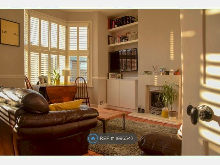 1 Bedroom Flat To Rent In Vestry Road, London, SE5