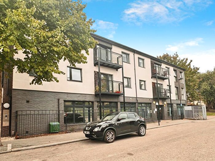 2 Bedroom Flat To Rent In Sidmouth Road, Leyton, E10