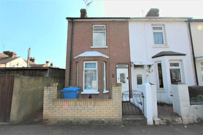 2 Bedroom Town House To Rent In Harold Street, Queenborough, ME11