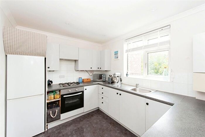 1 Bedroom Flat For Sale In Down Road, Teddington, TW11