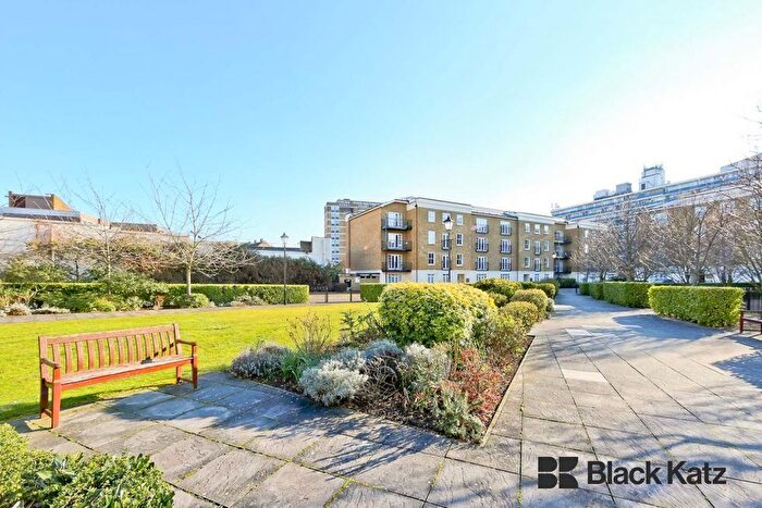 2 Bedroom Flat To Rent In Russell Lodge, Spurgeon Street, London Bridge, SE1