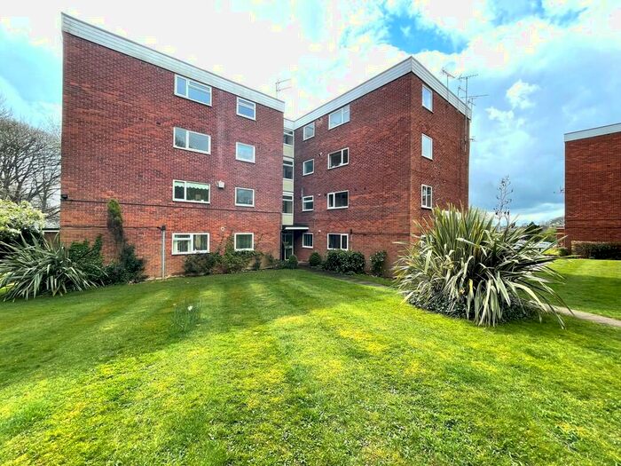 2 Bedroom Flat To Rent In Victoria Court, Allesley Hall Drive, Allesley Park, CV5