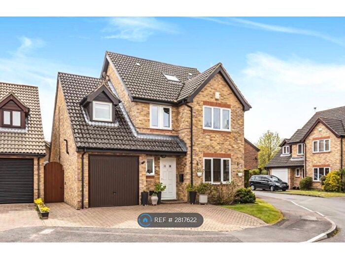 4 Bedroom Semi-Detached House To Rent In Saddleback Way, Fleet, GU51