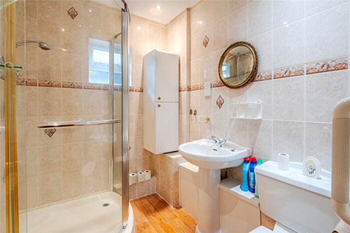 2 Bedroom Bungalow For Sale In Knowles Green, Bletchley, MK2