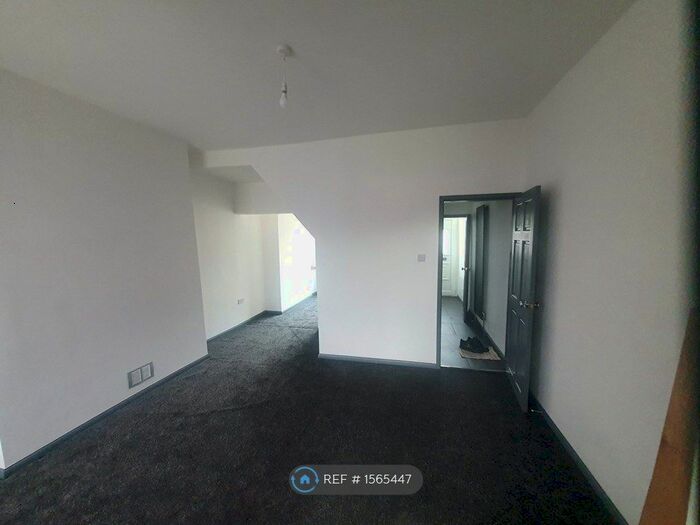 2 Bedroom Terraced House To Rent In Moorfield Avenue, Blackburn, BB1