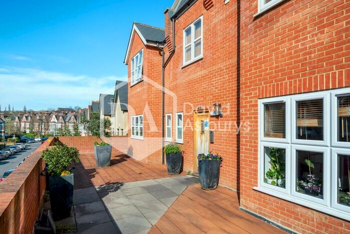 2 Bedroom Apartment To Rent In Coleridge Road, Crouch End, London, N8