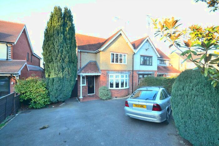 4 Bedroom Semi-Detached House To Rent In Allcroft Road, Reading, RG1