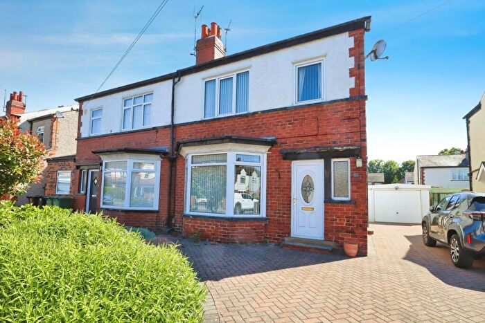 3 Bedroom Semi-Detached House For Sale In Kingsway, Leeds, West Yorkshire, LS15