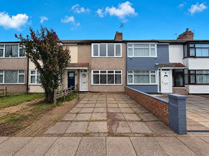 3 Bedroom Terraced House To Rent In Albany Park Avenue, Enfield, EN3