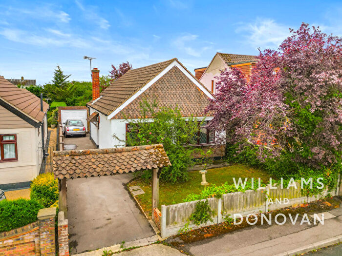 2 Bedroom Detached Bungalow For Sale In Wavertree Road, South Benfleet, SS7