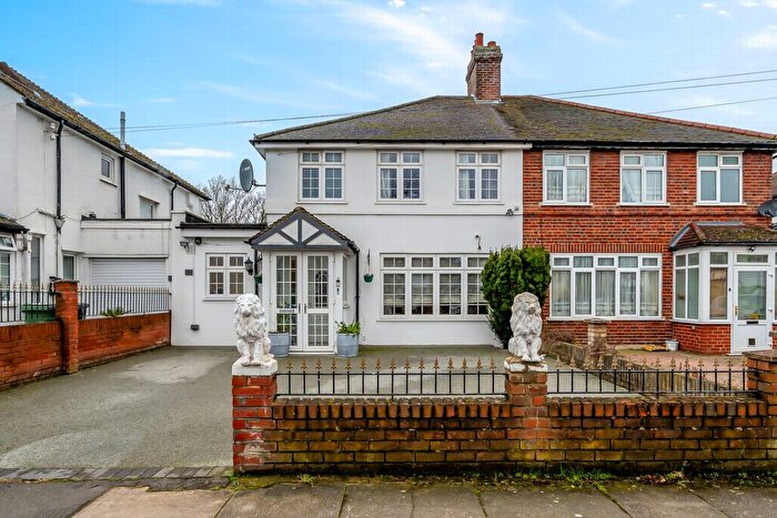 5 Bedroom Semi-Detached House To Rent In Allerford Road, Catford, SE6