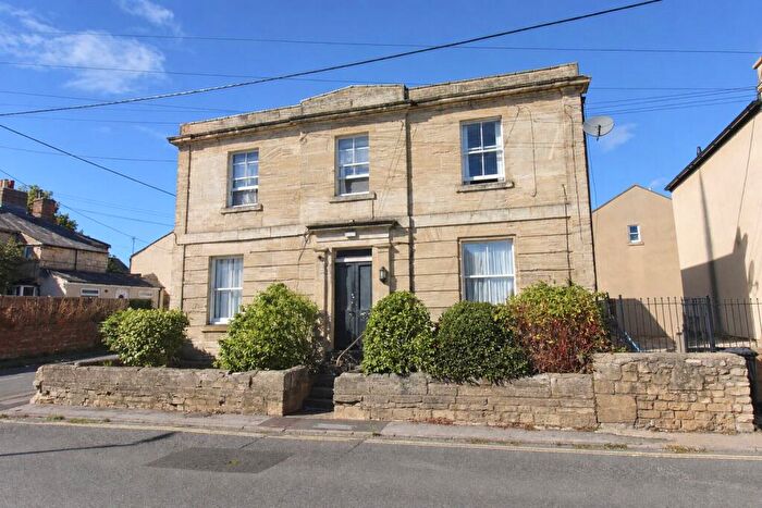 1 Bedroom Apartment For Sale In Black Swan Court, Trowbridge, BA14