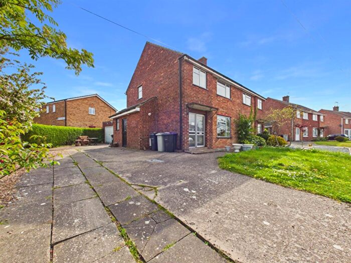 3 Bedroom Semi-Detached House For Sale In Kennedy Avenue, Alford, LN13